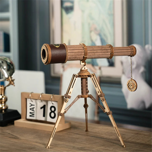Isetegemise monokulaarse teleskoobi puidust mudel